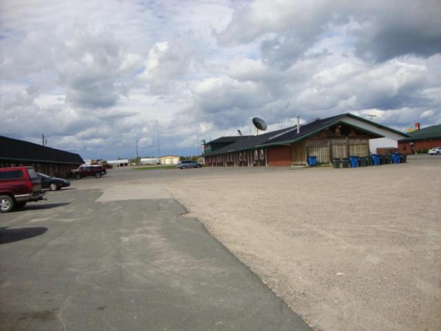 Chimo Motel Cochrane Exterior photo