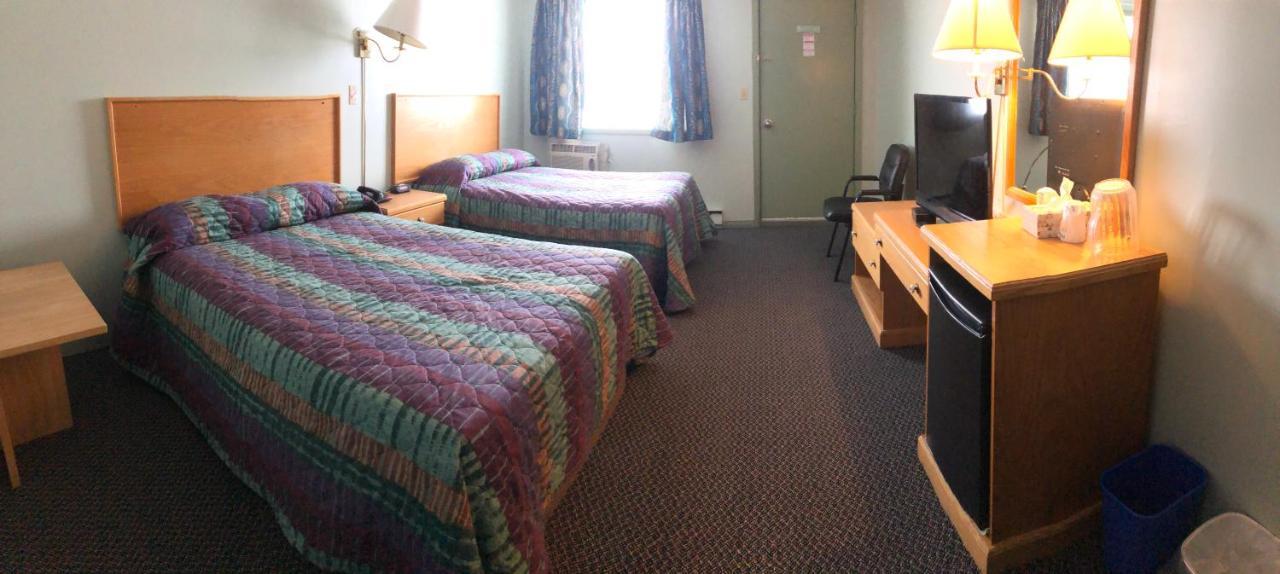 Chimo Motel Cochrane Exterior photo