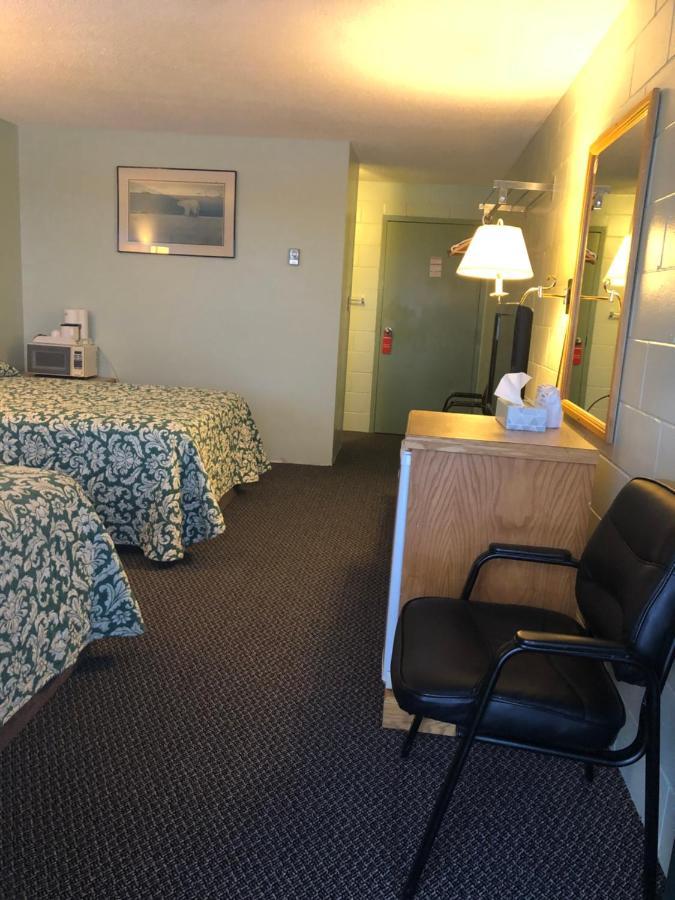 Chimo Motel Cochrane Exterior photo