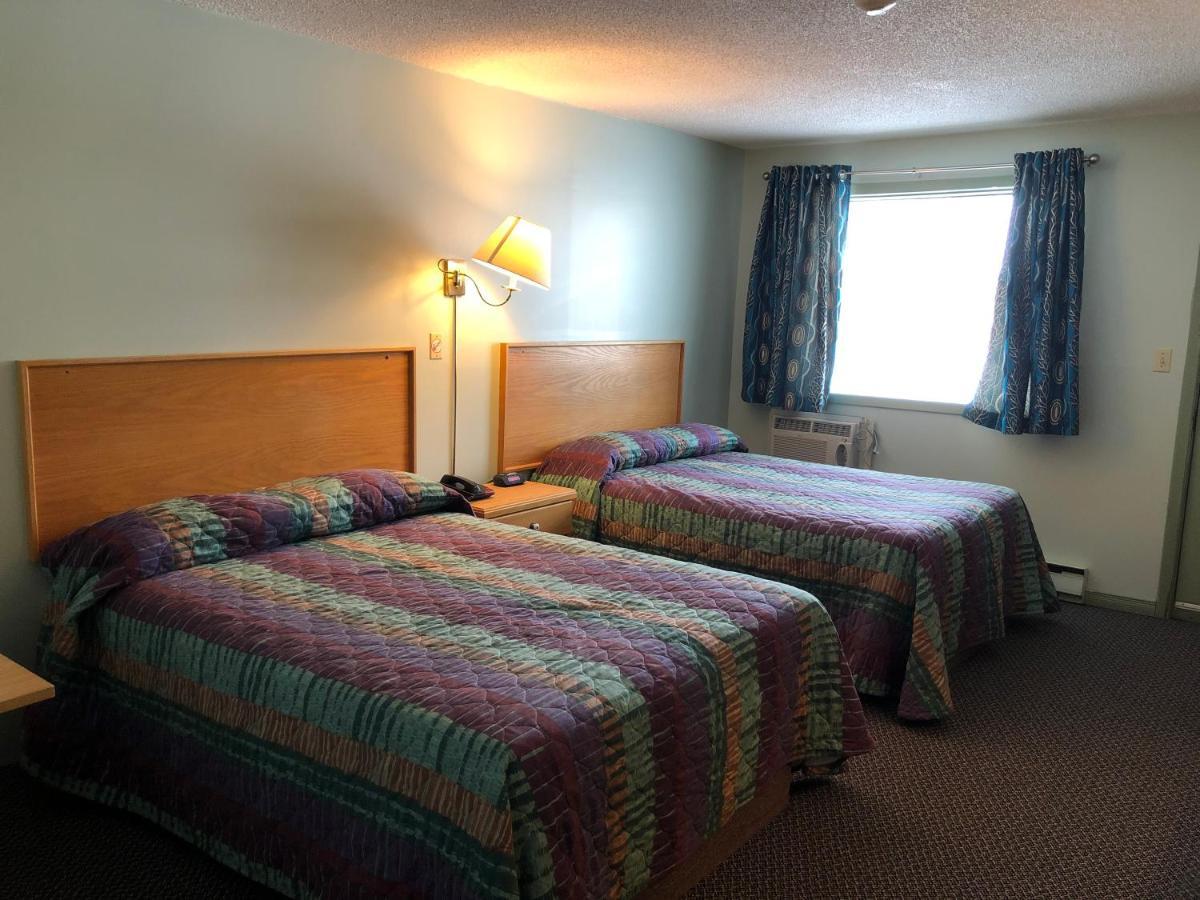 Chimo Motel Cochrane Exterior photo