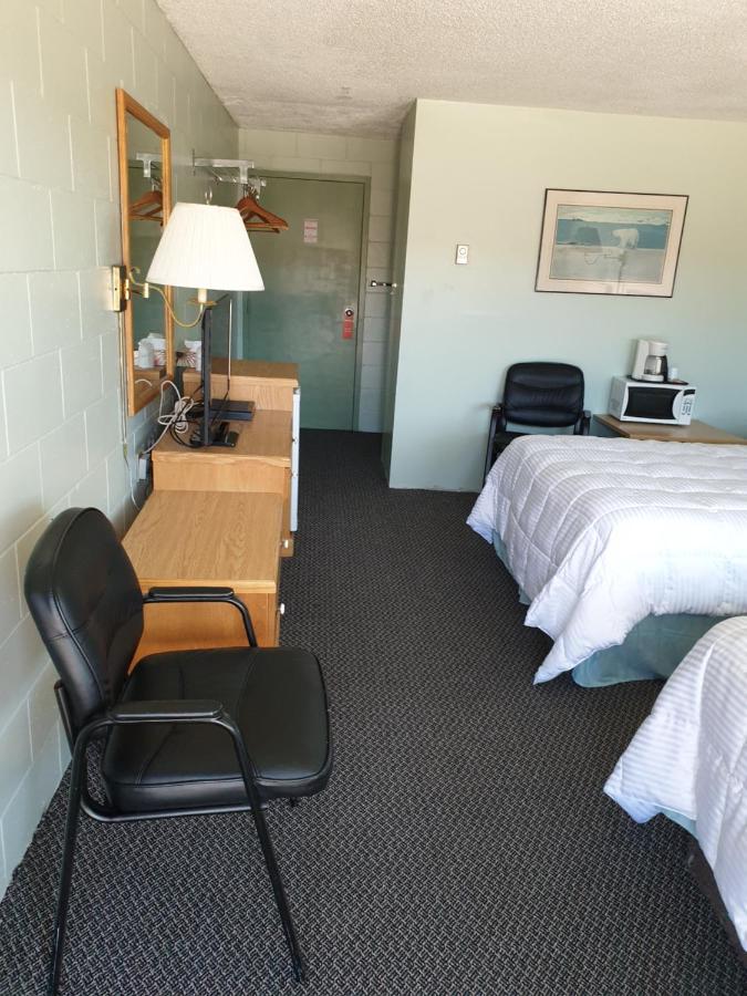 Chimo Motel Cochrane Exterior photo